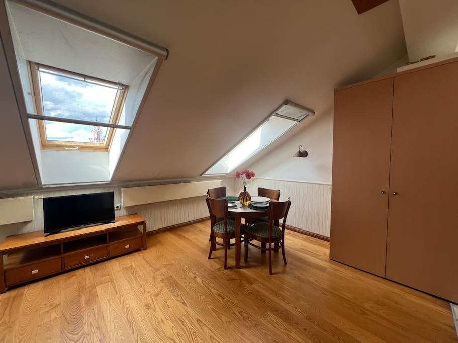 Old Town Apartment With Free Parking Vilna Exterior foto